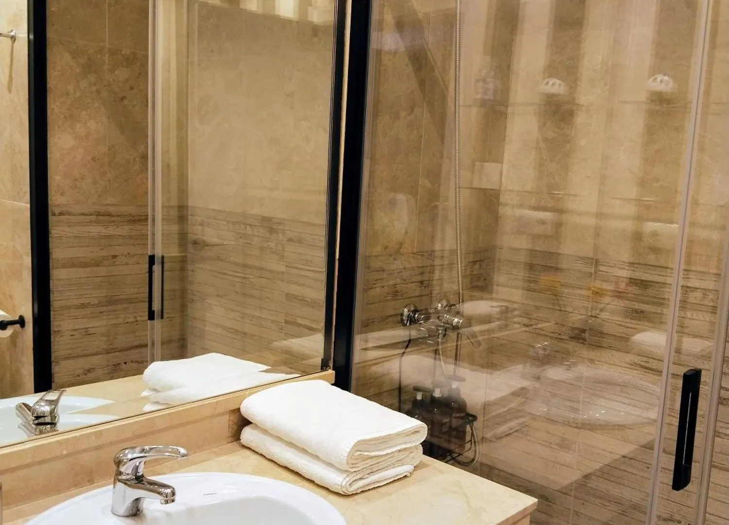Apartamentos Serrallo Granada Apartment